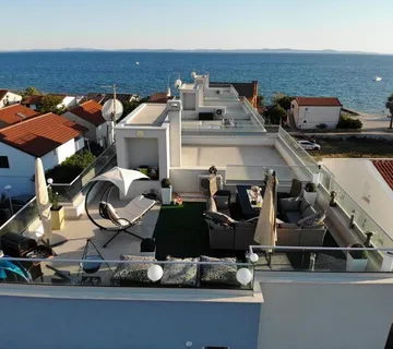 Prodaja, komforan penthouse, 100 metara od mora, Vir! - cover