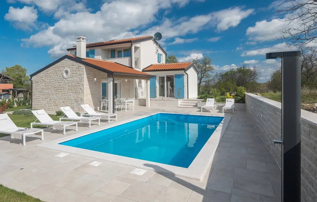 Villa Paulina - cover