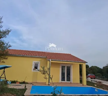 Istra, općina Svetvinčenat, lijepa prizemnica s bazenom (prodaja) - cover