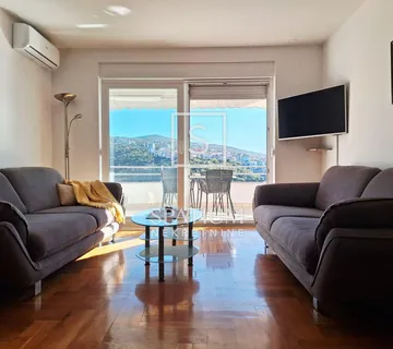 CRIKVENICA, SAMO KOD NAS STAN S POGLEDOM NA MORE - cover