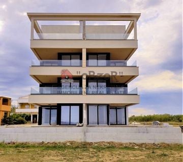 Povljana-Dvoetažan apartman(S6) PENTHOUSE - PRVI RED DO MORA - cover