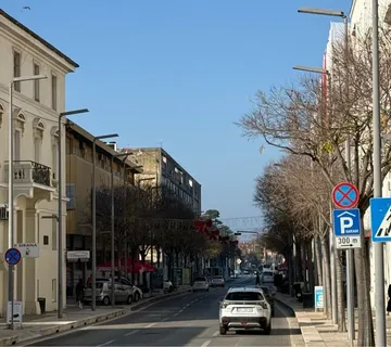 POSLOVNI PROSTOR - NAJAM, 8 UREDA, ZADAR-RELJA, CENTAR GRADA! 2. KAT! - cover