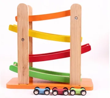 Pista na četiri razine i četiri drvena autića - garantirana zaba - cover