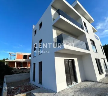 EXCLUSIVNI  DVOETAŽNI APARTMAN  (S5) S TOP POGLEDOM NA MORE U PRIMOŠTE - cover