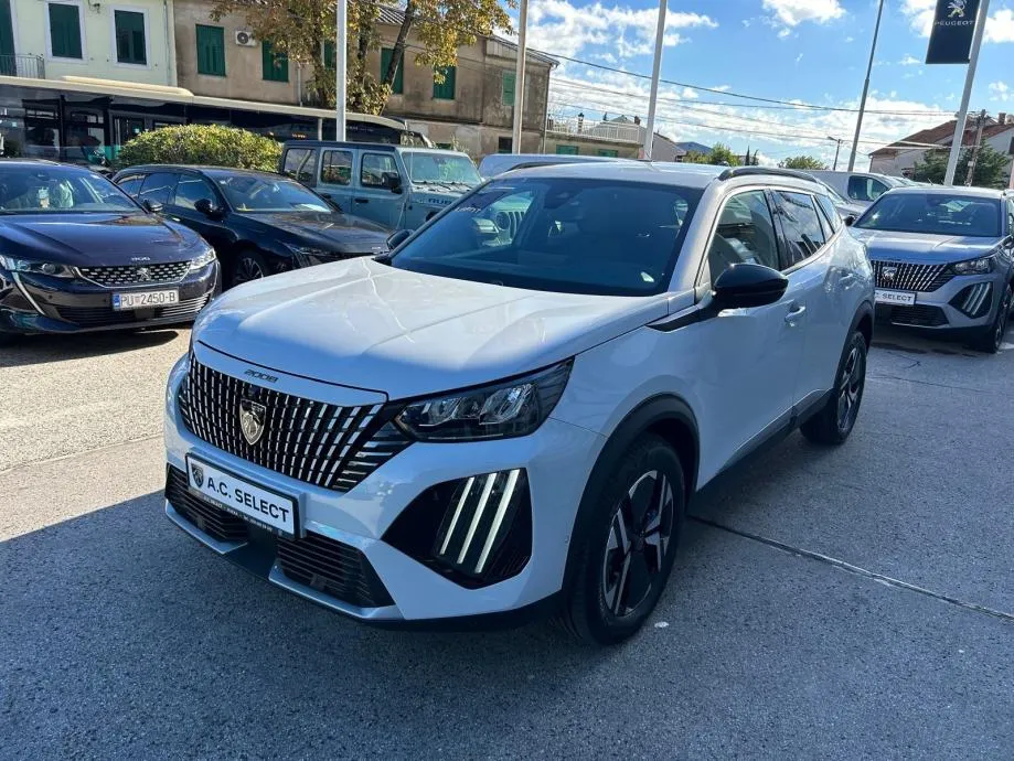 Peugeot 2008 Hybrid 136 - 2025 - 12.000km GRATIS ZIMSKE GUME + REG !!! - cover