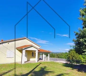 Istra, Labin: Prostrana obiteljska kuća (271 m²) s bazenom. - cover