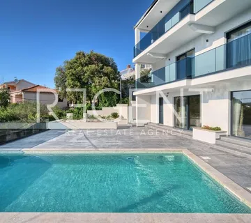 Ražanj – Vila s bazenom i panoramskim pogledom na more - cover