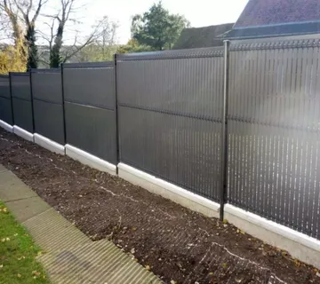 PVC LETVICE za 3D krute ogradne panele - vertikalno PLASTIČNO PUNJENJE - cover