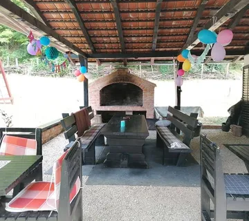 Prostor za proslave i druženja(blizu Sesveta) - cover