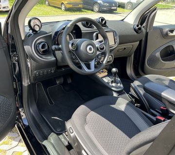 Smart EQ fortwo CABRIO Exclusive 10/21 garancija reg. 1 vl. 22kW - cover