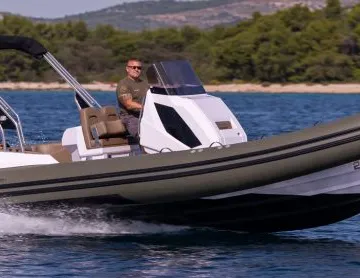 PREDATOR 700T - cover