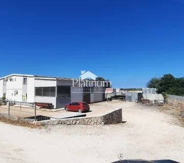 Istra,Pula poslovni objekat na parceli od 8000 m2 (prodaja) - cover