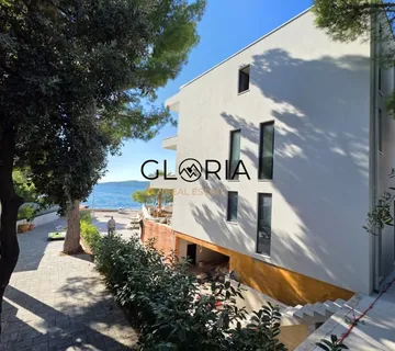 Šibenik, Brodarica,ekskluzivan dvoetažni stan,1. red uz more,139,34 m2 - cover