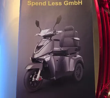 Električni skuter 3 kotača (tricikl) – kao nov, samo 94 km! - cover