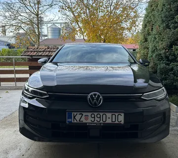 VW Golf 8 2,0 TDI - cover