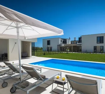 Villa Bella - cover