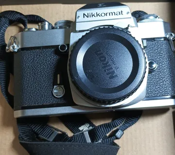 NIKORMAT/Nikon analogni foto aparat - cover