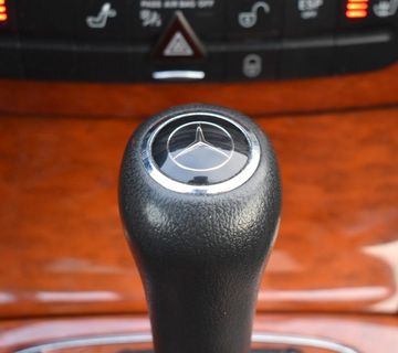 Mercedes Benz C 180 - cover