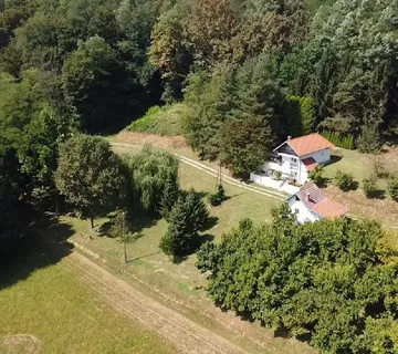 Kuća u Krapinici, na fantastičnoj lokaciji u oazi prirode i mira - cover