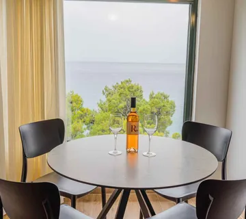 Apartmani Lucija - cover