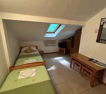 Apartmani Edita - cover