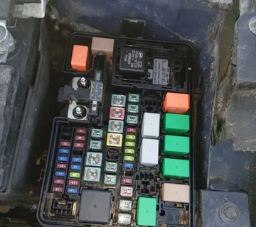 KIA STONIC 1.0 88KW KUTIJA OSIGURACA - cover