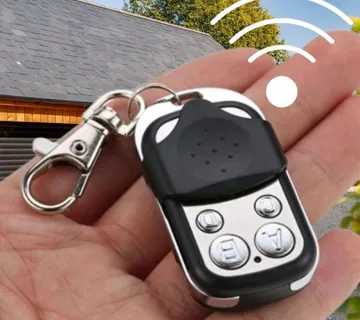 Univerzalni daljinski upravljač za garaže, rampe i kapije - cover