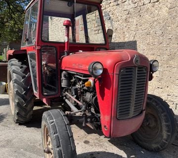 Traktor IMT 533 s kabinom - cover