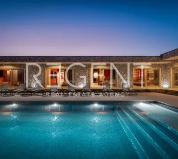 Split, Dicmo – luksuzna vila s teniskim terenom i bazenom - cover