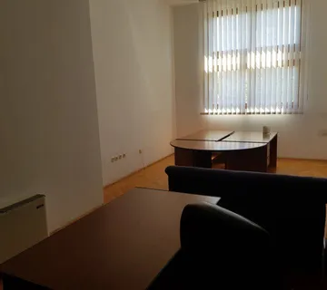 SPLIT GRAD PORED HOTELA GLOBO 67 M2 (iznajmljivanje) - cover