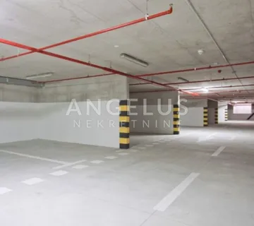 Split, Trstenik - parking mjesta u zatvorenoj garaži (iznajmljivanje) - cover