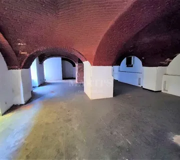 Centar, Ilica, 333m2, lokal, prizemlje + podrum (prodaja) - cover