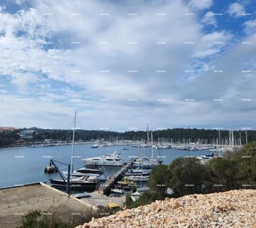 Prodaja modernih stanova u eksluzivnoj zgradi sa pogledom na marinu - cover