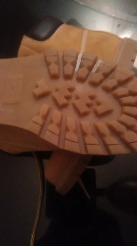 Nove cipele "Borovo" - cover