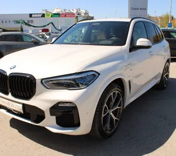 BMW X5 xDrive 45e M-paket *LED, NAVIGACIJA, KAMERA* - cover