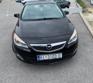 Osobni automobil - cover