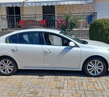 Prodajem rabljeni Renault latitude - cover