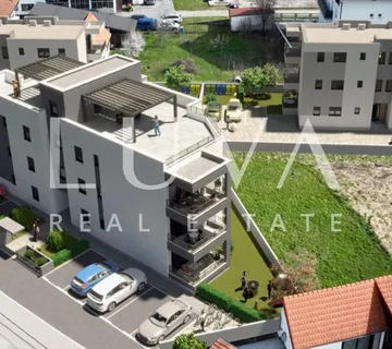 Zagreb, Gornji stupnik, stan s dvije spavaće sobe na 2. katu 92 m² - cover