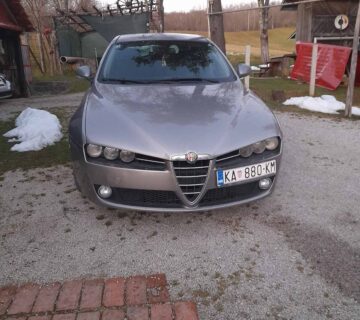 Alfa Romeo 159 - cover