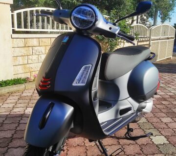 Piaggio Vespa GTS 300 Supersport E5 RST - cover