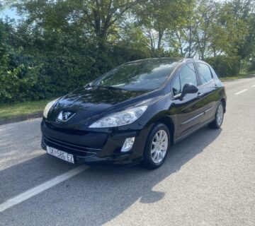 Peugeot 308 1.4i *HR AUTO*servisiran* 2 seta guma* - cover