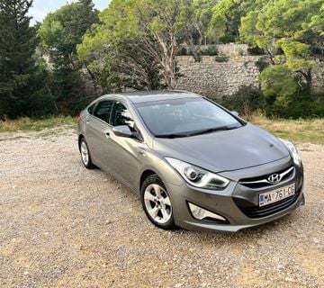 Hyundai i40 - cover
