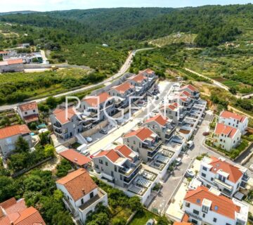 Brač, Sutivan - Dvosoban stan u stambenom kompleksu 48,24 m2 - cover