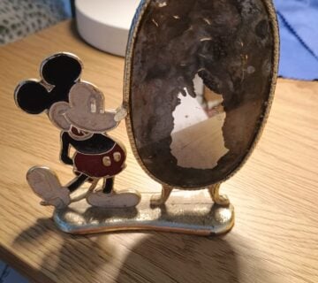 Disney metalna figurica sa ogledalom Vintage rijetko - cover