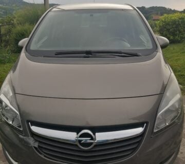 Opel meriva - cover