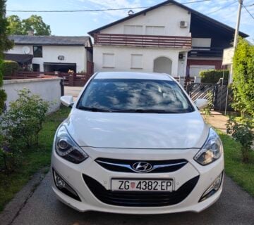 Hyundai i40 1.7 crdi,2012.g.,100kW,230000 km, 7900€ - cover