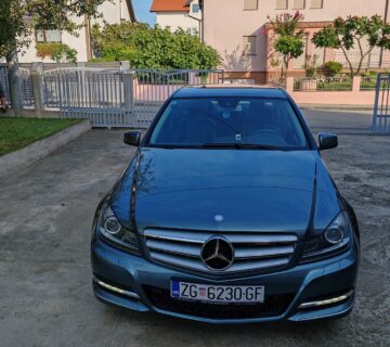 Mercedes-Benz C-klasa 220 CDI - cover