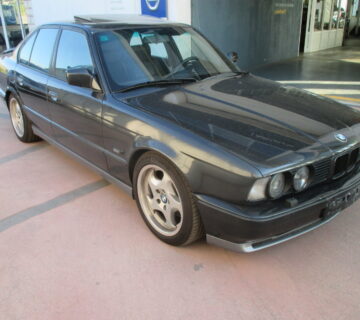 BMW e34 M5 - cover