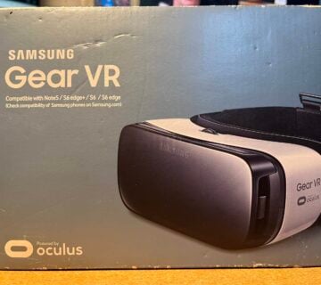 Samsung Gear VR SM-R322 powered by Oculus - cover