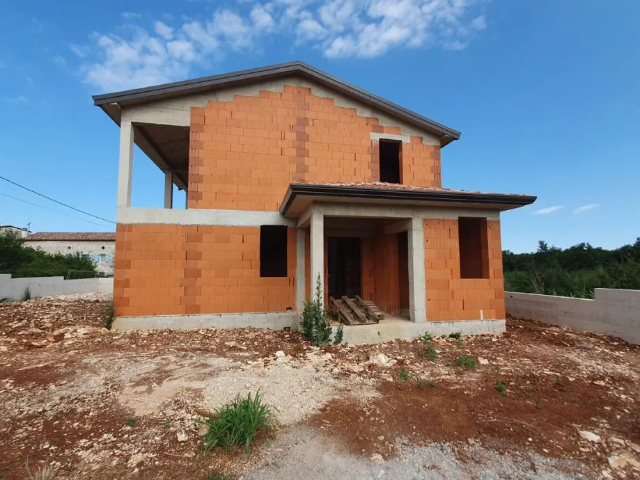 Prodaja, Višnjan (okolica), Samostojeća kuća u roh bau fazi - cover